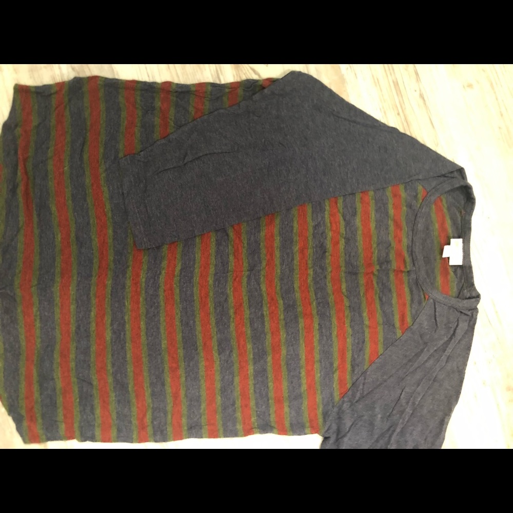 Lularoe Randy Tee